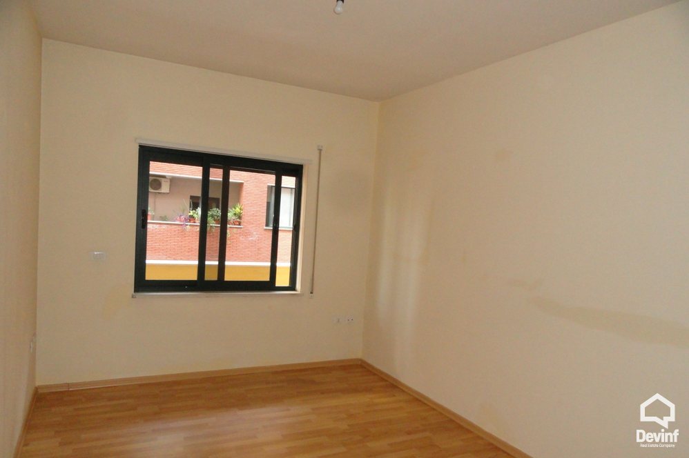 Tirane Qera Zyre 3+1+A Zyre ne qender te Tiranes apartament