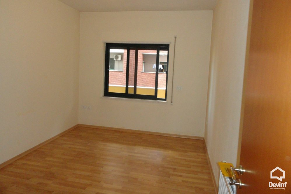 Tirane Qera Zyre 3+1+A Zyre ne qender te Tiranes apartament
