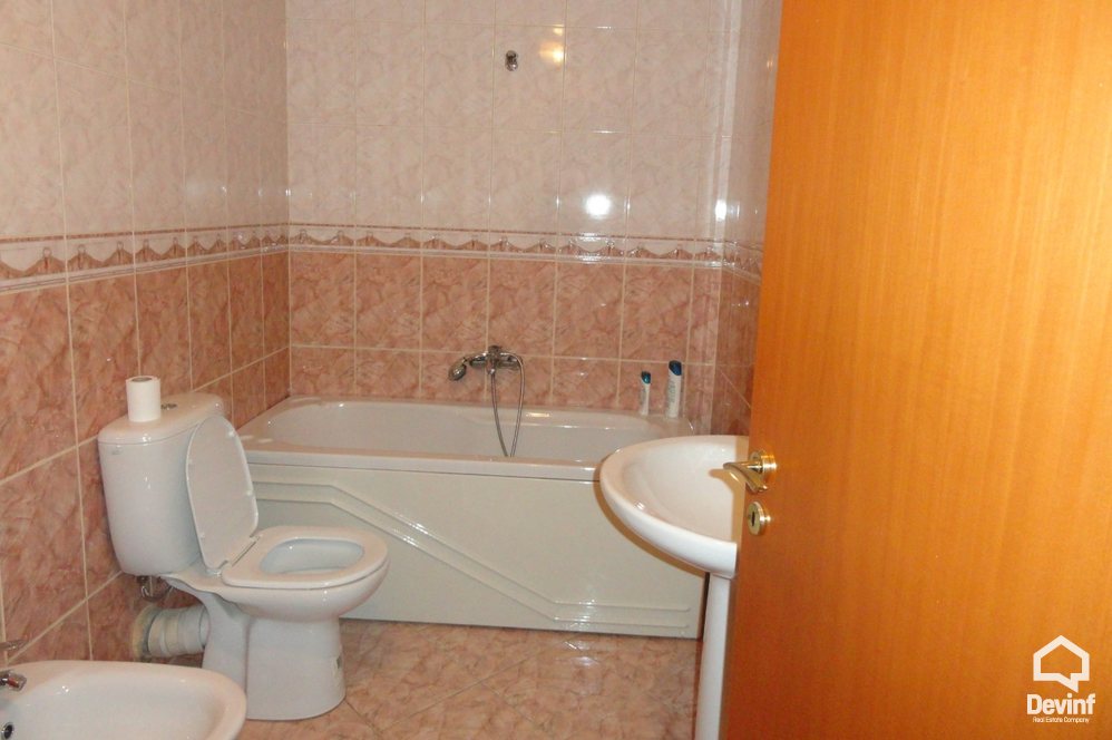 Tirane Qera Zyre 3+1+A Zyre ne qender te Tiranes apartament