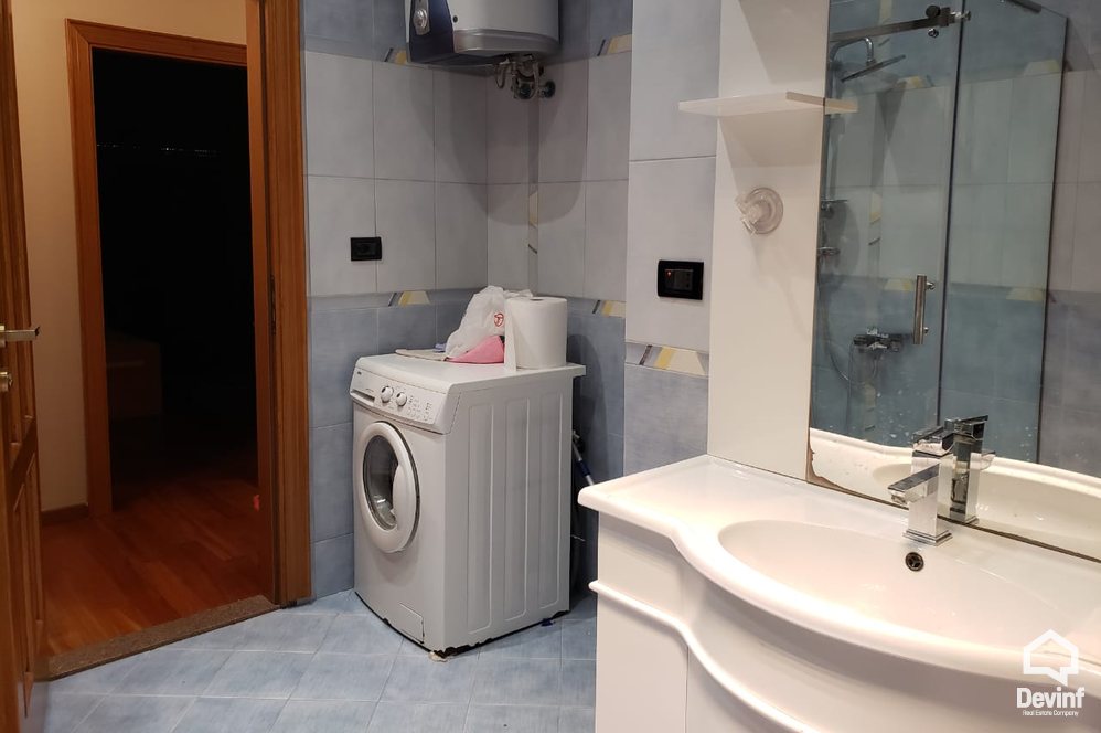 Tirane Qera Apartament 3+1+G Apartamenti ndodhet prane Klubit Sportiv Dinamo apartament
