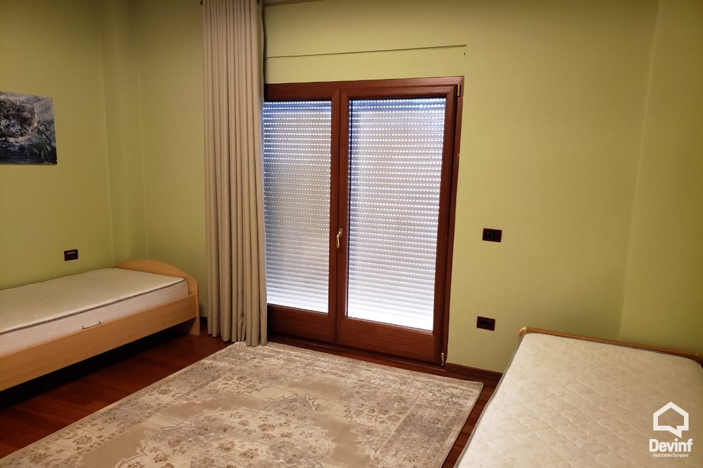 Tirane Qera Apartament 3+1+G Apartamenti ndodhet prane Klubit Sportiv Dinamo apartament