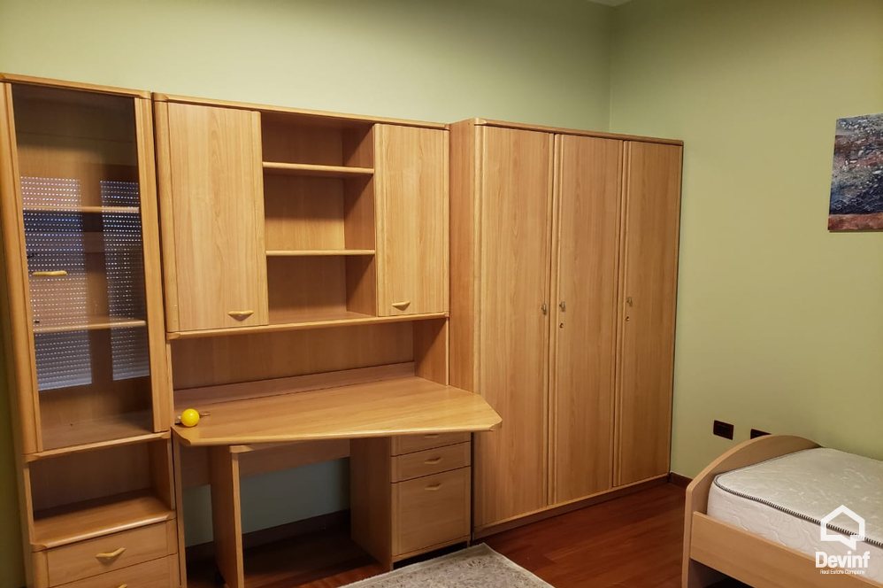 Tirane Qera Apartament 3+1+G Apartamenti ndodhet prane Klubit Sportiv Dinamo apartament