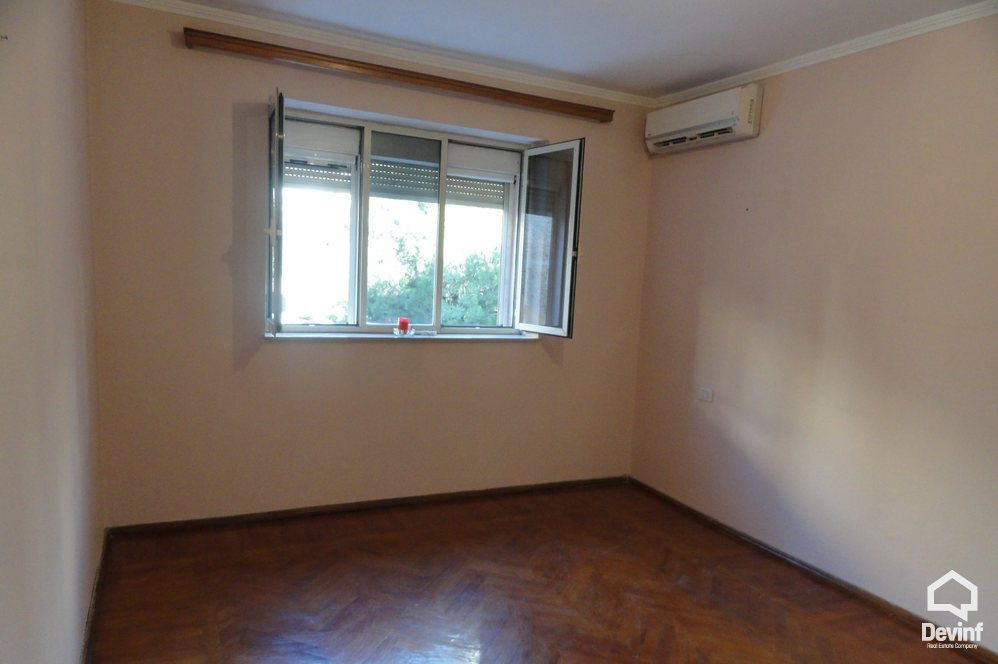 Tirane For Rent Office 3+1+A Apartment in Str. Myslym Shyri Apartment Office