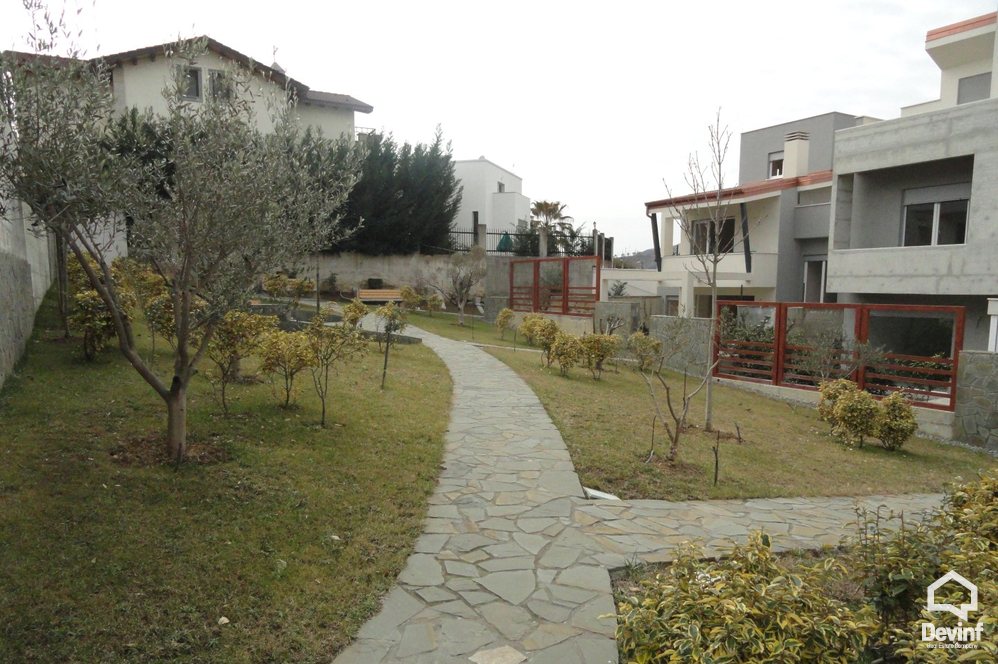 Tirane Qera Vile 3+1+A Vile ne kompleks residencial prane TEG vile kompleks rezidencial