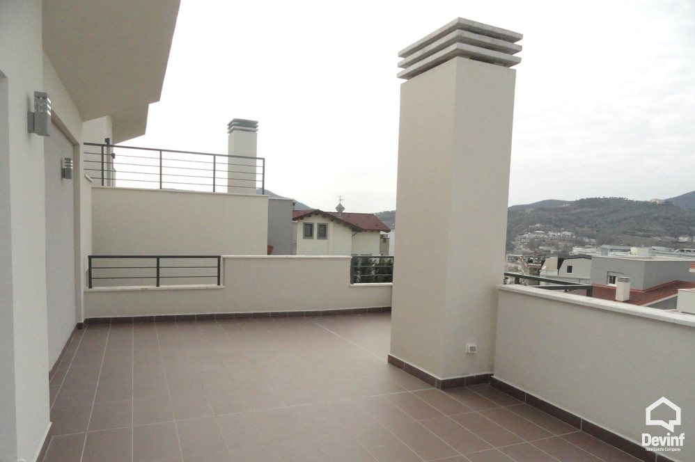 Tirane Qera Vile 3+1+A Vile ne kompleks residencial prane TEG vile kompleks rezidencial