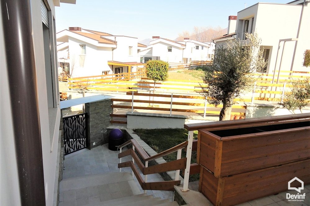 Tirane Shitje Vile  Kompleks Rezidencial, prane TEG vile kompleks rezidencial