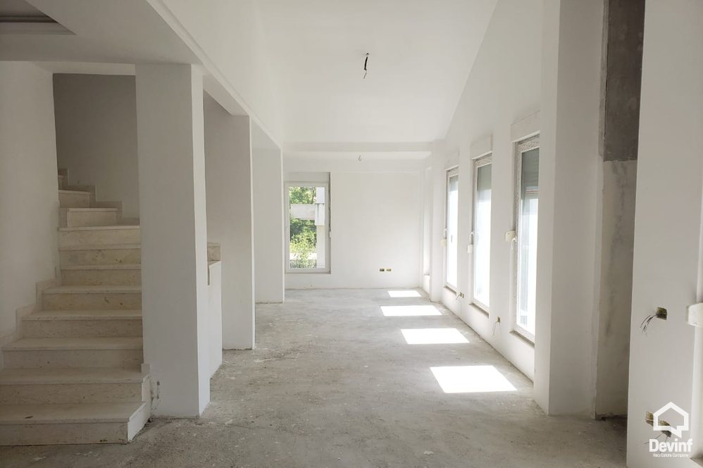 Tirane For Sale Villa 4+1+G Villa residential complex located in Tirane-Elbasan Highway  Residential Complex