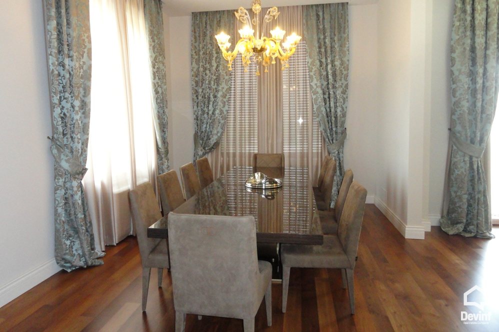Tirane For Sale Villa Me shume se 4 dhoma House in a residential compound in Tirana periphery, near TEG Shopping Center. Residential Complex