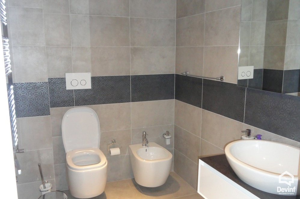 Tirane For Sale Villa Me shume se 4 dhoma House in a residential compound in Tirana periphery, near TEG Shopping Center. Residential Complex