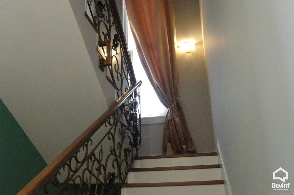 Tirane For Sale Villa Me shume se 4 dhoma House in a residential compound in Tirana periphery, near TEG Shopping Center. Residential Complex