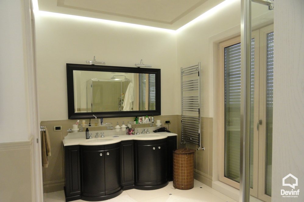 Tirane For Sale Villa Me shume se 4 dhoma House in a residential compound in Tirana periphery, near TEG Shopping Center. Residential Complex