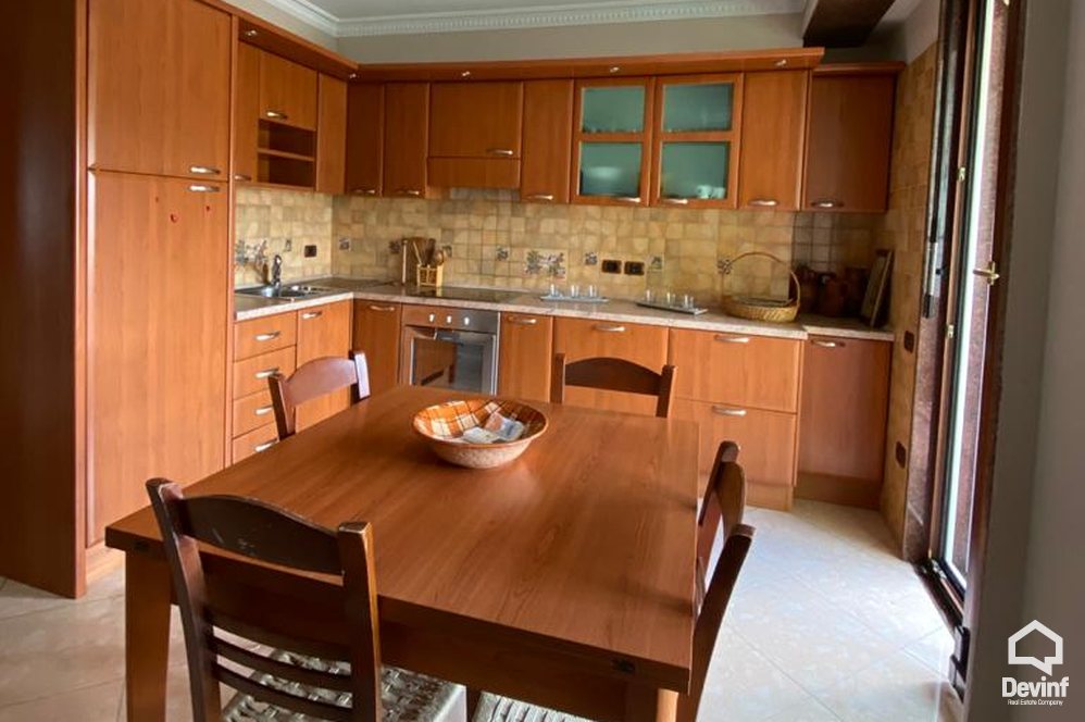 Tirane Qera Apartament 2+1+A Apartament ne zonen e Bllokut apartament