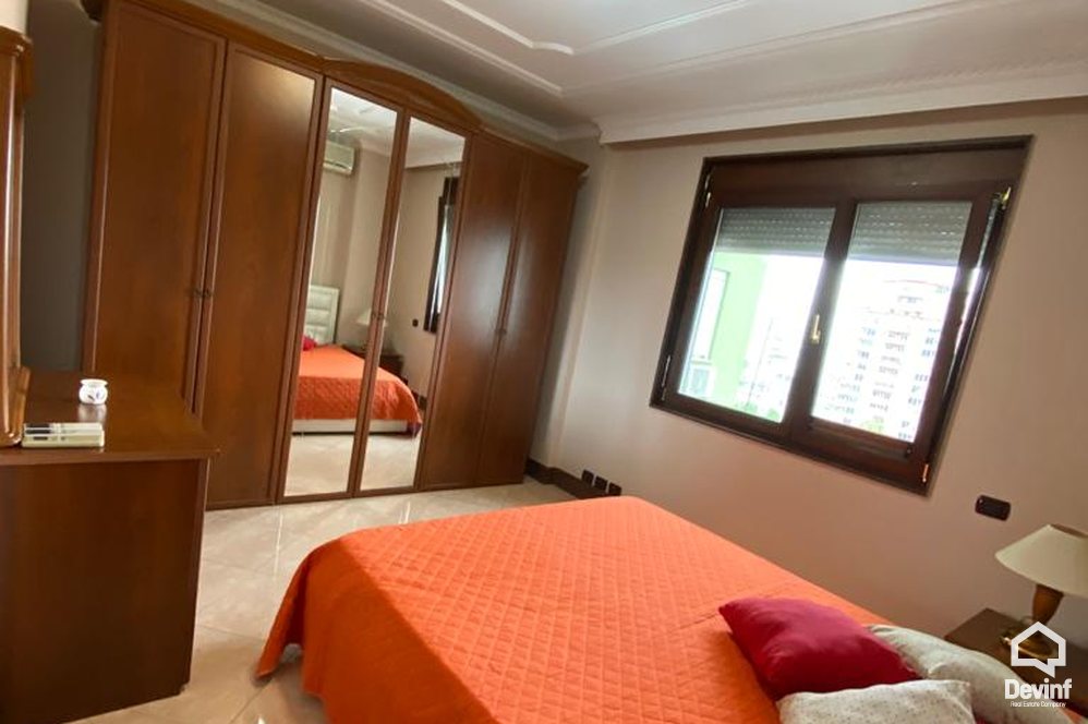 Tirane Qera Apartament 2+1+A Apartament ne zonen e Bllokut apartament
