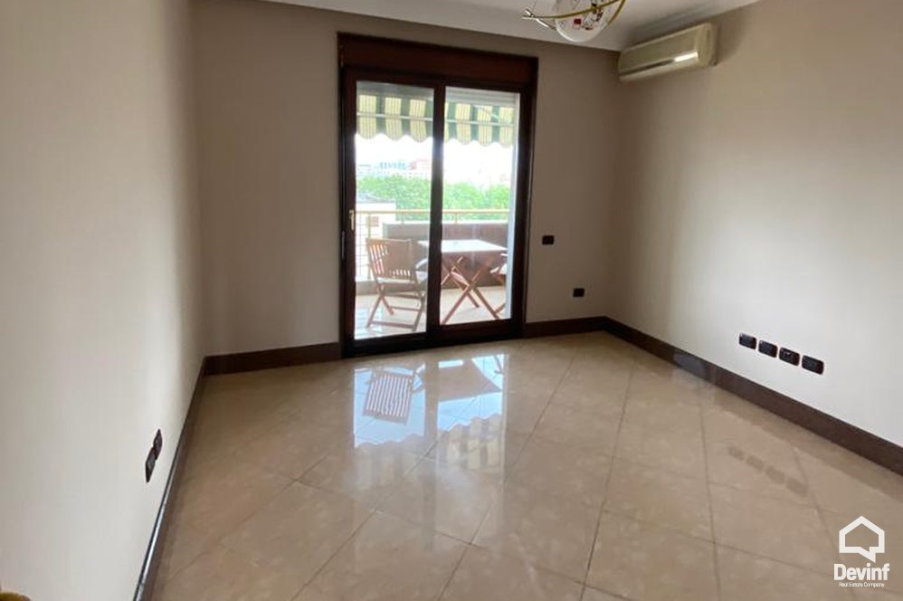 Tirane Qera Apartament 2+1+A Apartament ne zonen e Bllokut apartament