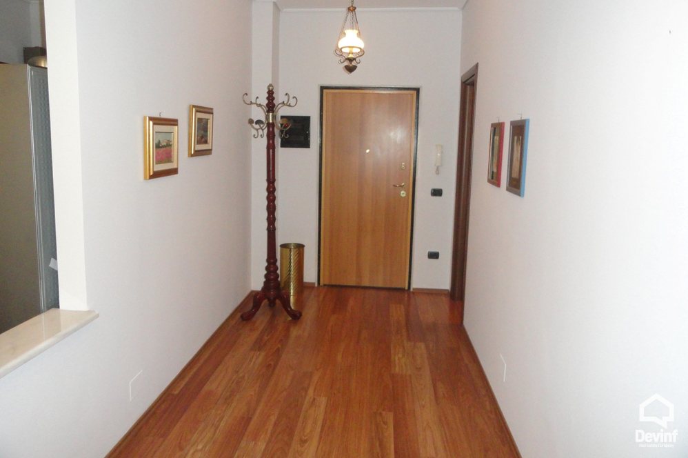 Tirane Qera Apartament 2+1+A Apartament ne zonen e Bllokut apartament
