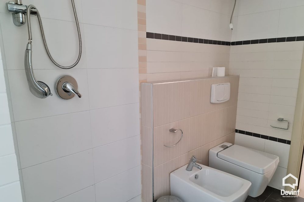 Tirane Shitje Apartament 3+1+G Apartament ne zonen e Bllokut apartament zyre