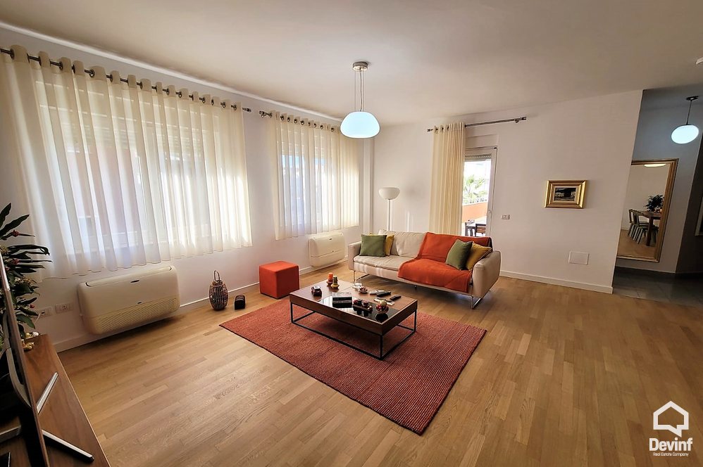 Tirane Qera Apartament 3+1 Apartament ne zonen e Farkes apartament kompleks rezidencial