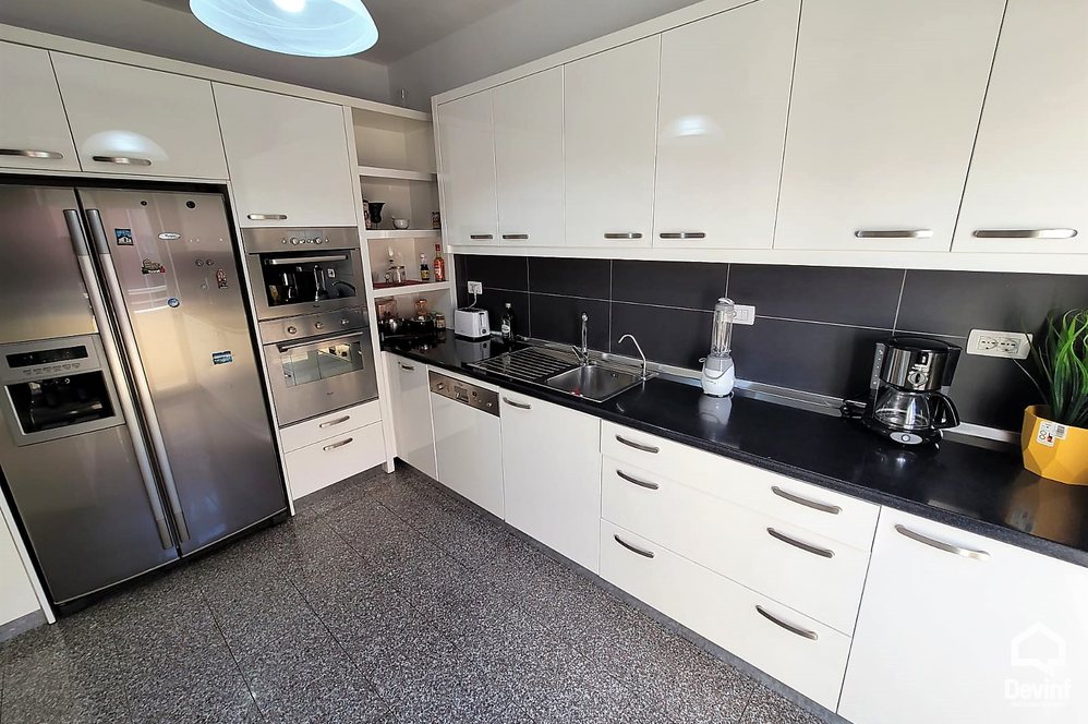 Tirane Qera Apartament 3+1 Apartament ne zonen e Farkes apartament kompleks rezidencial