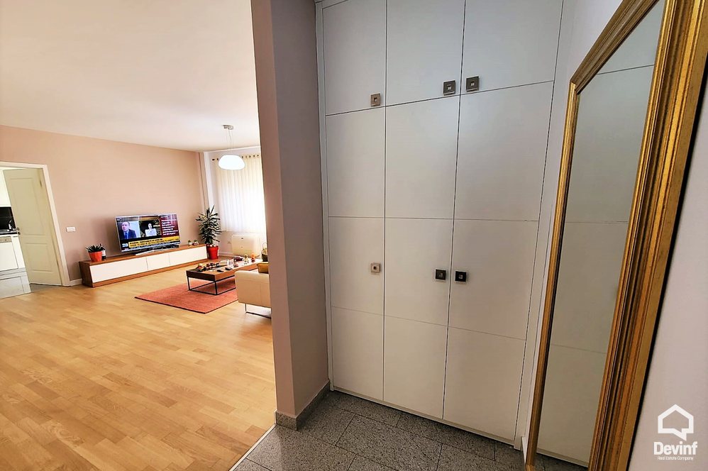 Tirane Qera Apartament 3+1 Apartament ne zonen e Farkes apartament kompleks rezidencial