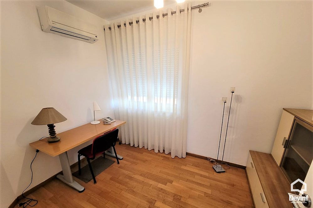 Tirane Qera Apartament 3+1 Apartament ne zonen e Farkes apartament kompleks rezidencial