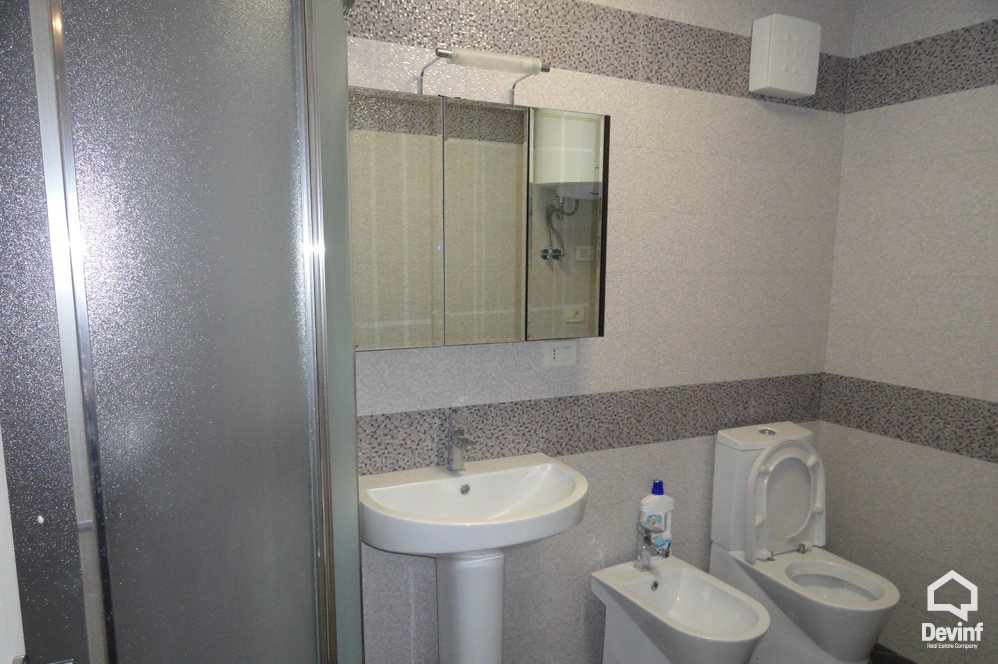 Tirane Qera Apartament 2+1+G Apartament ne zonen prane Liqenit te Tiranes apartament