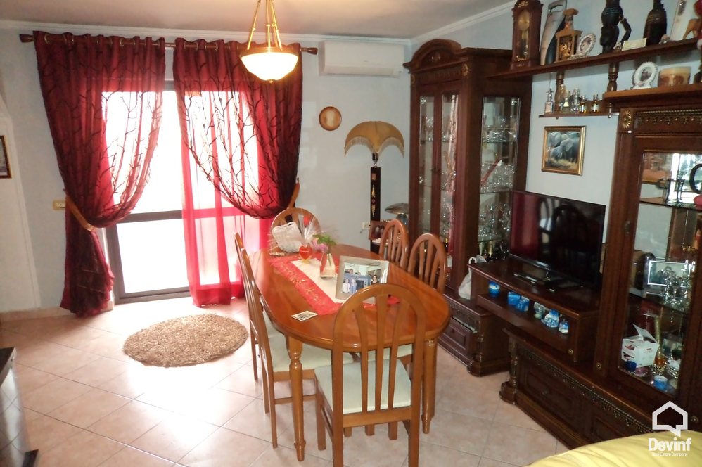 Tirane Shitje Apartament 2+1+G Pallati ndodhet prane Stadiumit Dinamo apartament