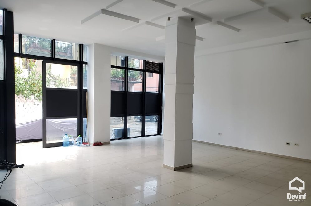 Tirane Qera Dyqan  Dyqan ne zonen e Brrylit zyre spa dyqan klinike dentare qender estetike