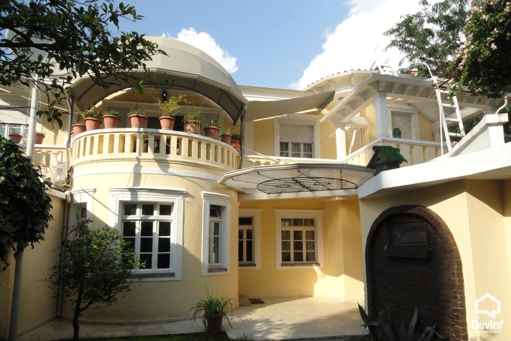 Tirane Qera Shtepi Private 3+1+A Vile ne qytetin e Tiranes apartament