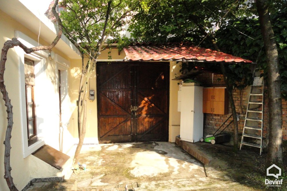 Tirane Qera Shtepi Private 3+1+A Vile ne qytetin e Tiranes apartament