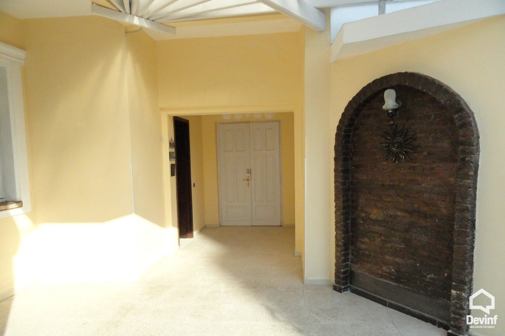 Tirane Qera Shtepi Private 3+1+A Vile ne qytetin e Tiranes apartament