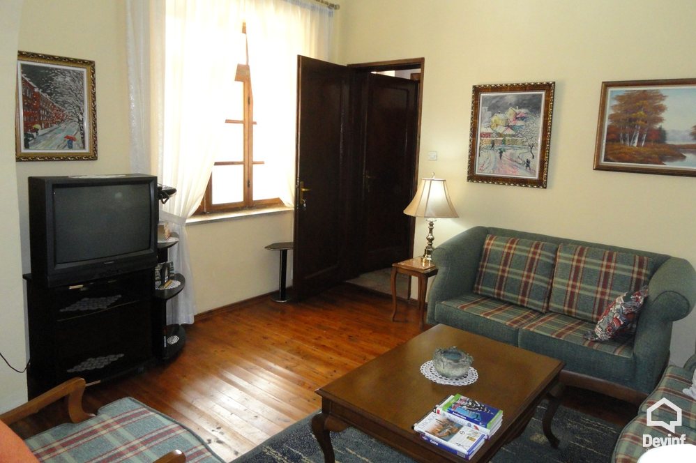 Tirane Qera Shtepi Private 3+1+A Vile ne qytetin e Tiranes apartament