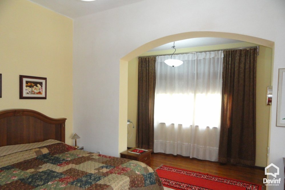 Tirane Qera Shtepi Private 3+1+A Vile ne qytetin e Tiranes apartament