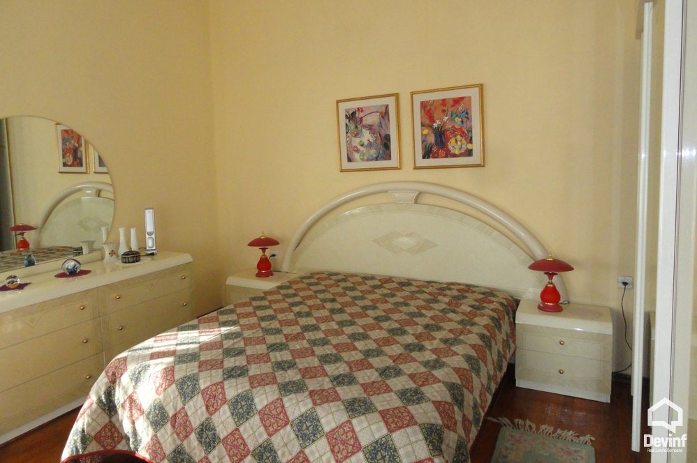 Tirane Qera Shtepi Private 3+1+A Vile ne qytetin e Tiranes apartament