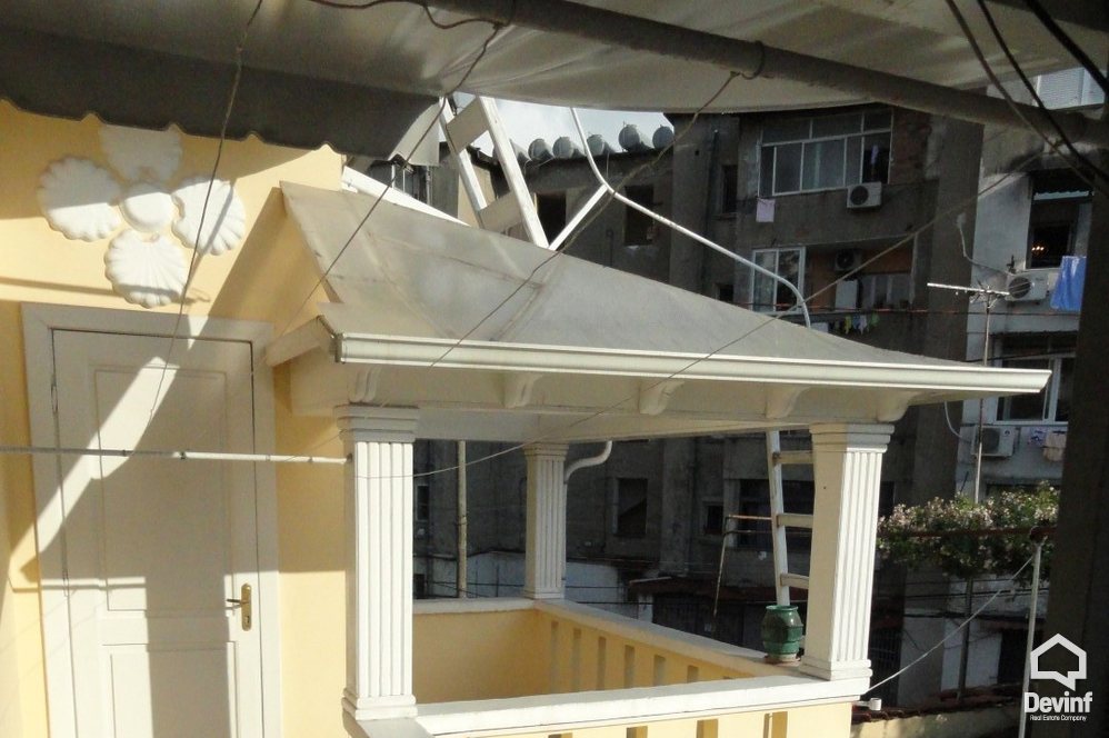 Tirane Qera Shtepi Private 3+1+A Vile ne qytetin e Tiranes apartament