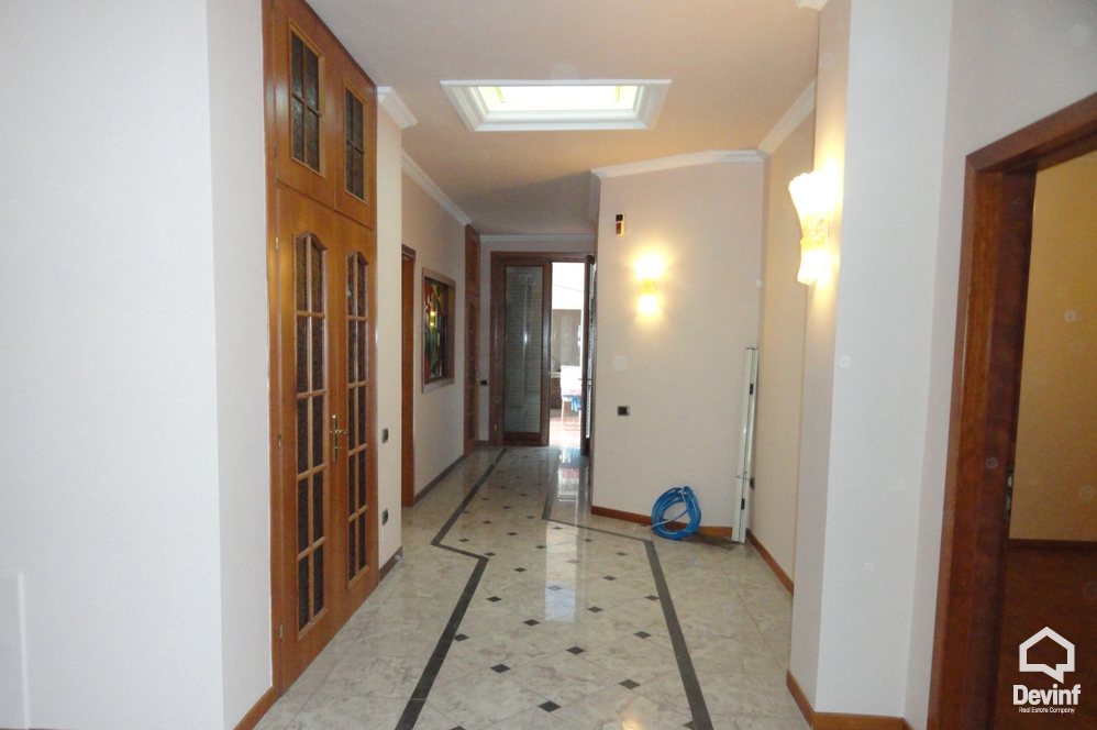 Tirane Shitje Apartament 4+1+G Rruga Komuna e Parisit apartament