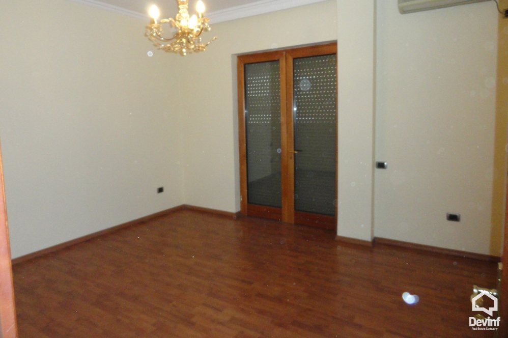 Tirane Shitje Apartament 4+1+G Rruga Komuna e Parisit apartament