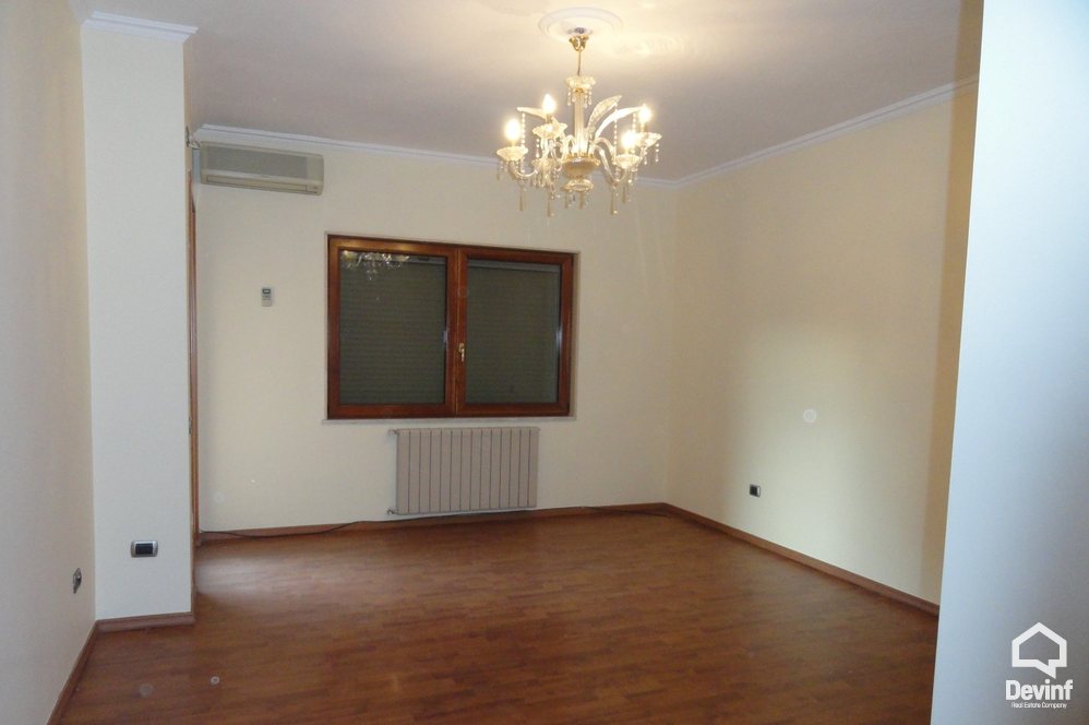 Tirane Shitje Apartament 4+1+G Rruga Komuna e Parisit apartament
