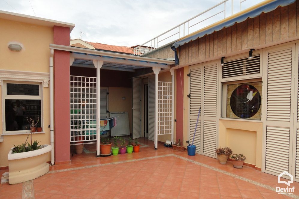 Tirane Shitje Apartament 4+1+G Rruga Komuna e Parisit apartament