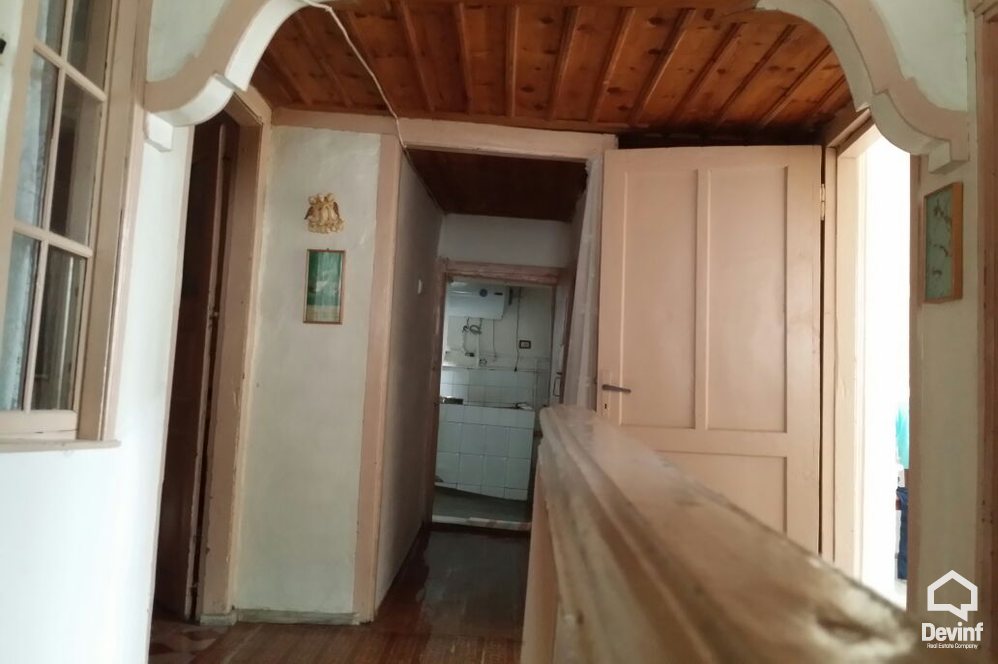 Berat Shitje Vile 3+1+A Ne qender te Qytetit te Berat toke per ndertim