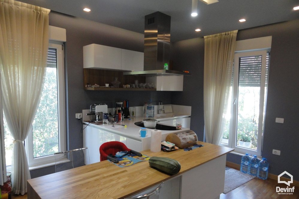 Tirane For Rent Villa Me shume se 4 dhoma Near Shopping Center TEG. Residential Complex