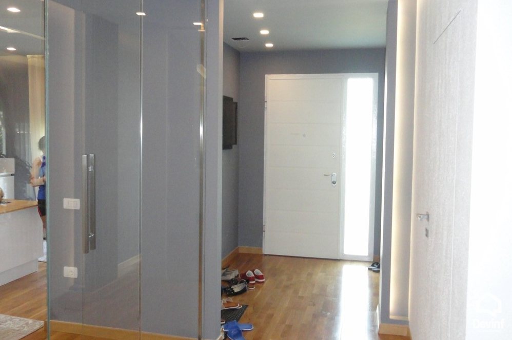 Tirane For Rent Villa Me shume se 4 dhoma Near Shopping Center TEG. Residential Complex