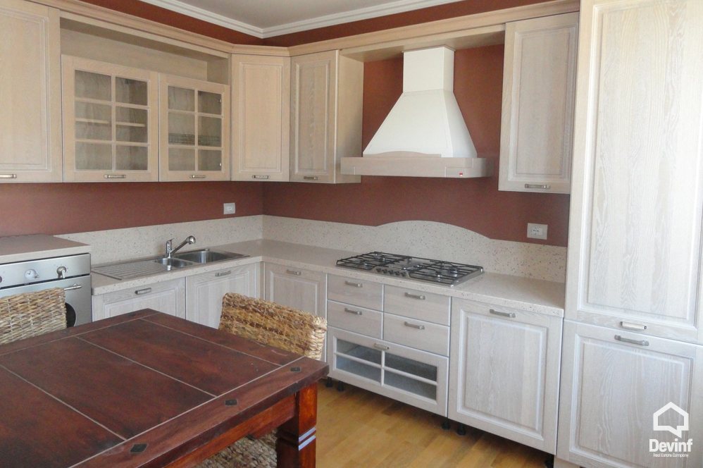 Tirane Qera Apartament Me shume se 4 dhoma Dubleks ne zonen e Linxes apartament