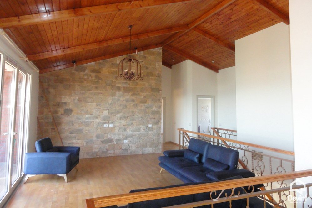 Tirane Qera Apartament Me shume se 4 dhoma Dubleks ne zonen e Linxes apartament