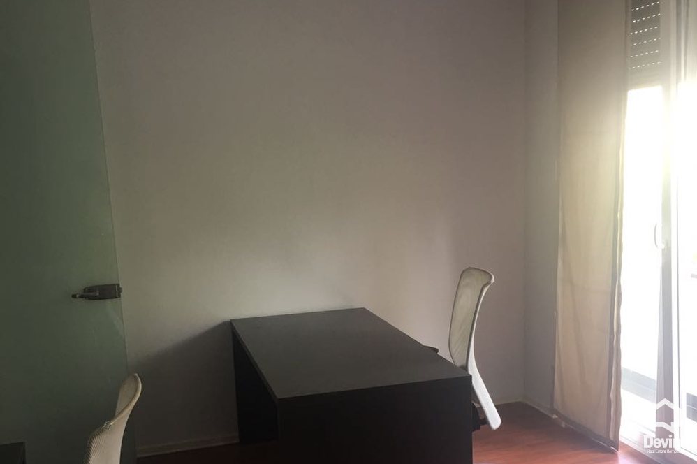 Tirane Qera Zyre  Zyre prane Liqenit te ITranes zyre