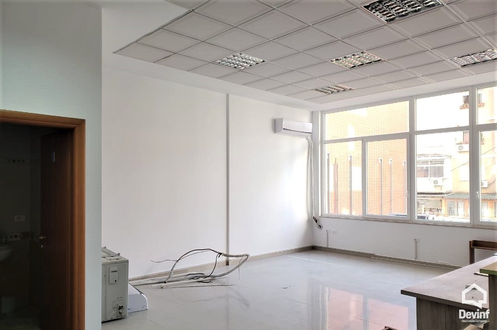 Tirane Qera Zyre  Zyra ne qender te Tiranes, prane Taivanit zyre