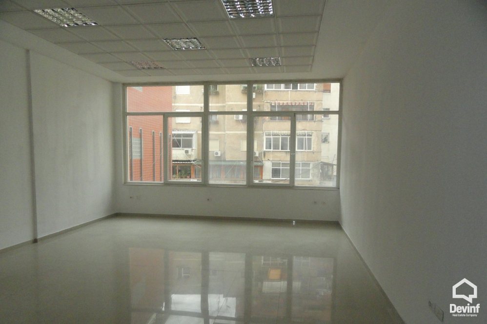 Tirane Shitje Zyre  Zyra ne qender te Tiranes, prane Taivanit Zyre