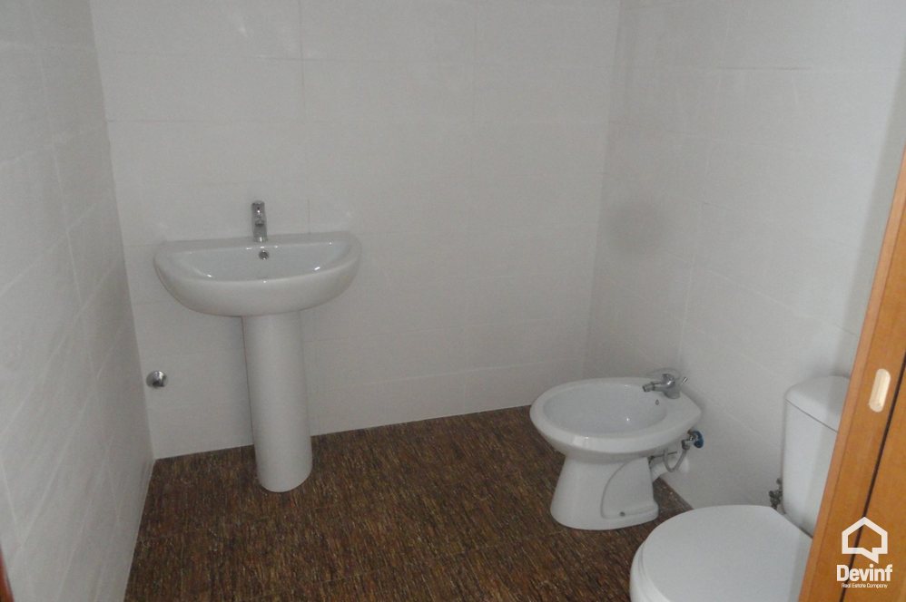 Tirane For Sale Office  Office located in the center of Tirana Office qender estetike qender masazhi spa klinike dentare turistike klinike dentare Noter studio ligjore