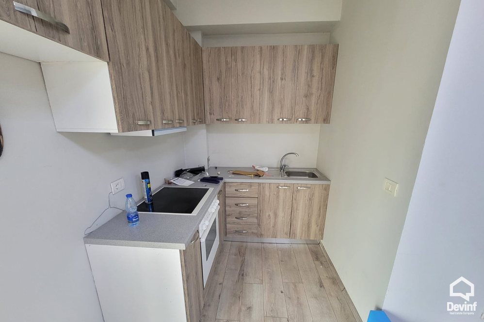 Tirane Qera Apartament 3+1 Zyre ne Rrugen Myslym Shyri apartament zyre