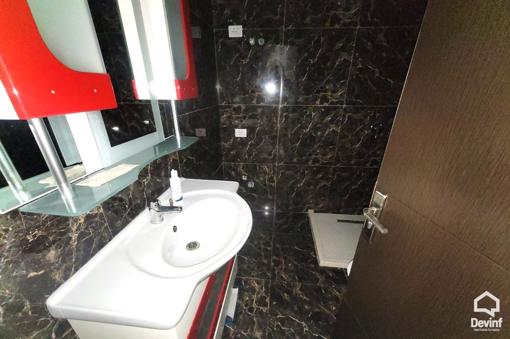 Tirane Qera Apartament 3+1 Zyre ne Rrugen Myslym Shyri apartament zyre