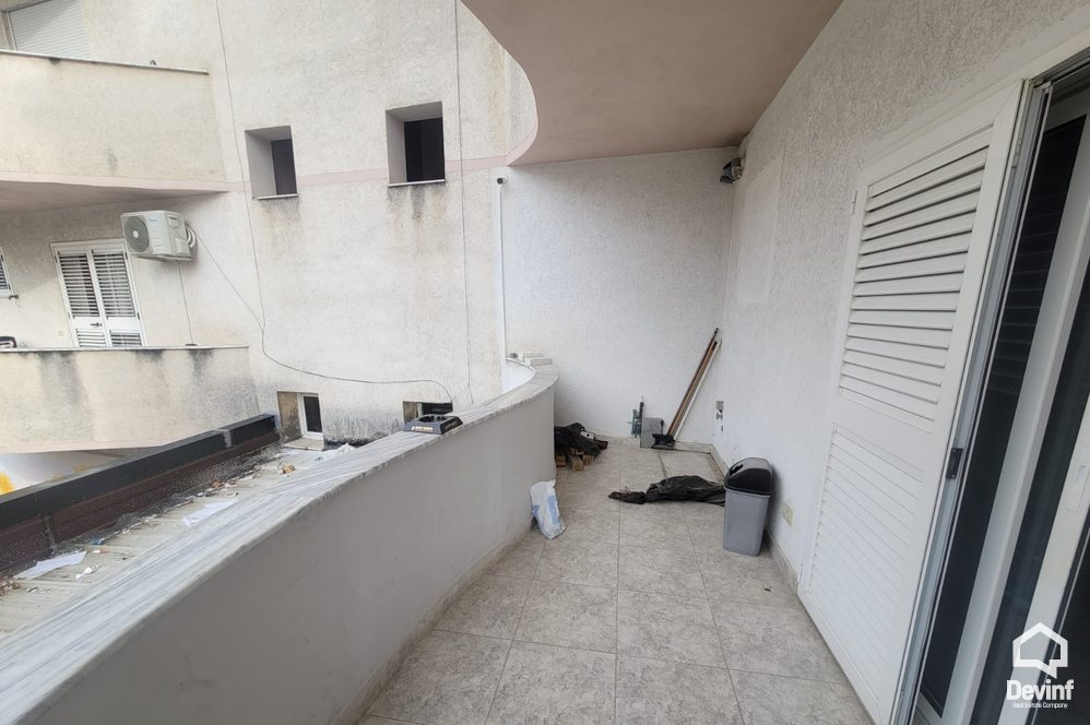 Tirane Qera Apartament 3+1 Zyre ne Rrugen Myslym Shyri apartament zyre
